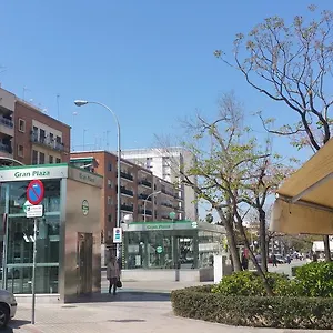 Apartamento Eduardo Dato, Sevilla